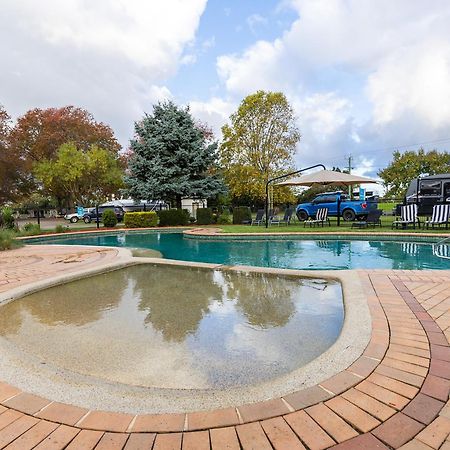 Nrma Bairnsdale Riverside Holiday Park 외부 사진