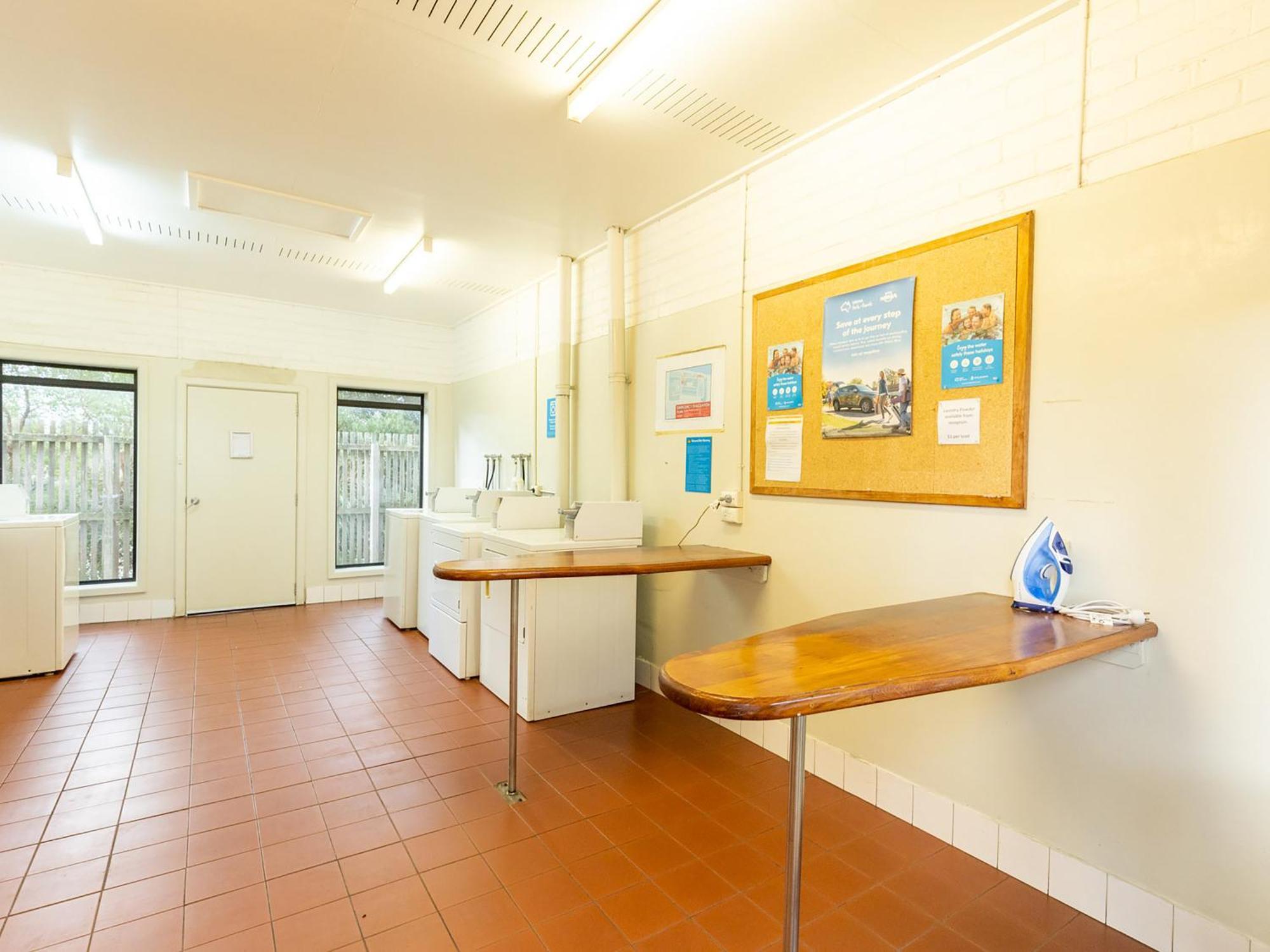 Nrma Bairnsdale Riverside Holiday Park 외부 사진