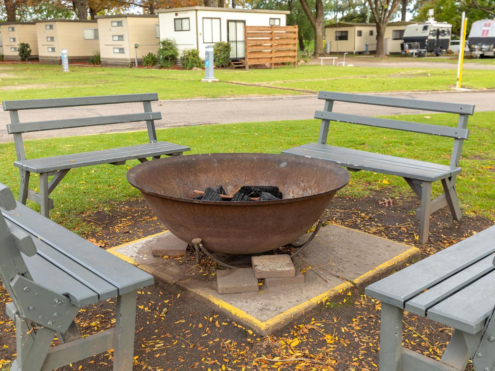 Nrma Bairnsdale Riverside Holiday Park 외부 사진