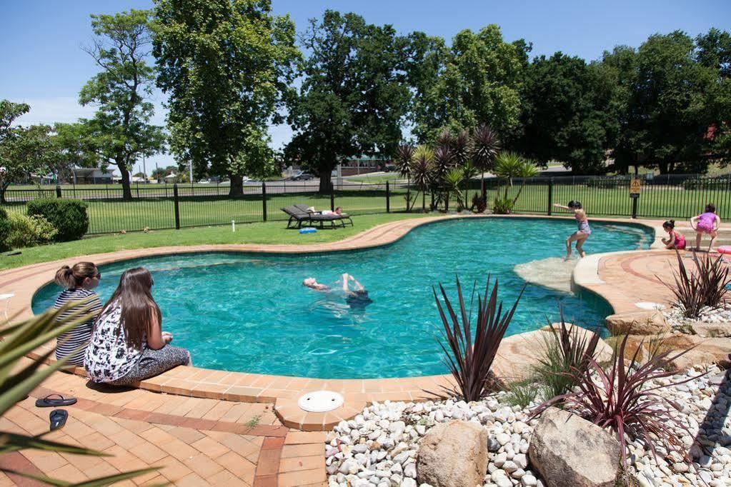 Nrma Bairnsdale Riverside Holiday Park 외부 사진